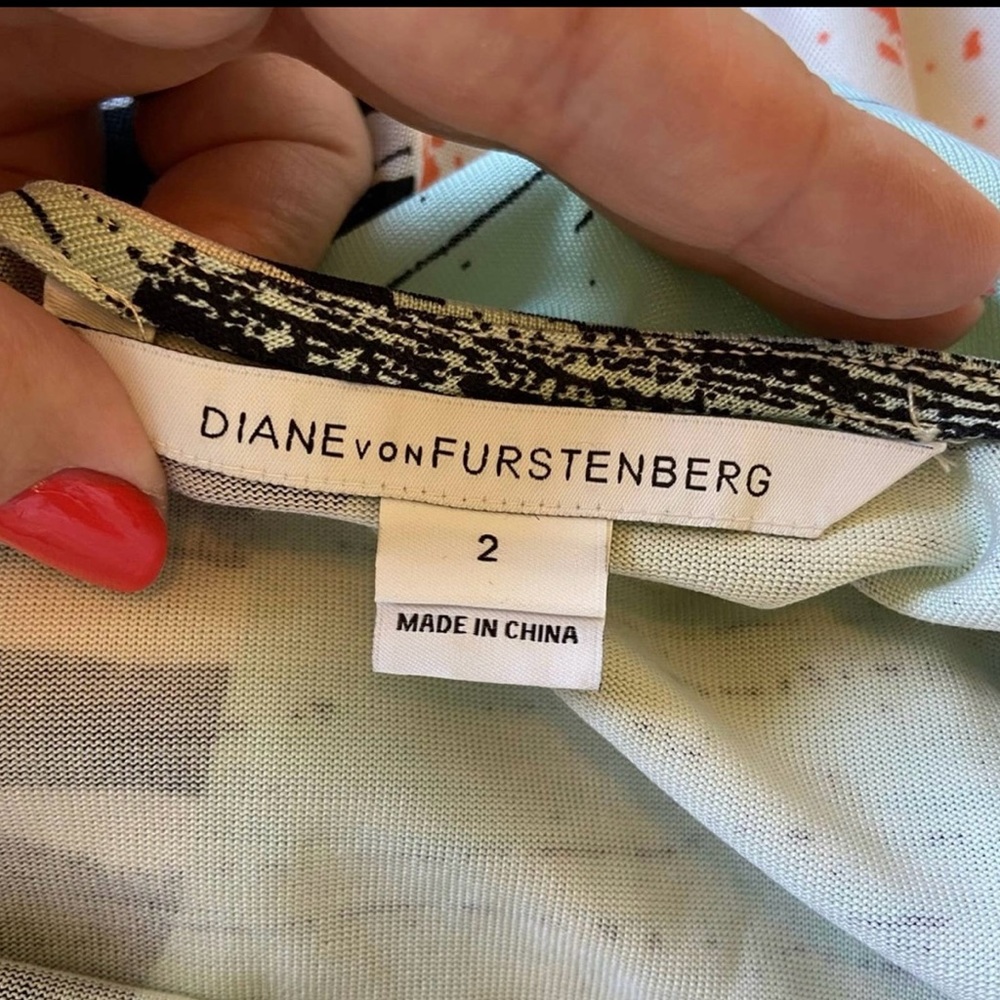 Diane Von Furstenberg 2 Valencia wrap silk dress - Picture 7 of 7